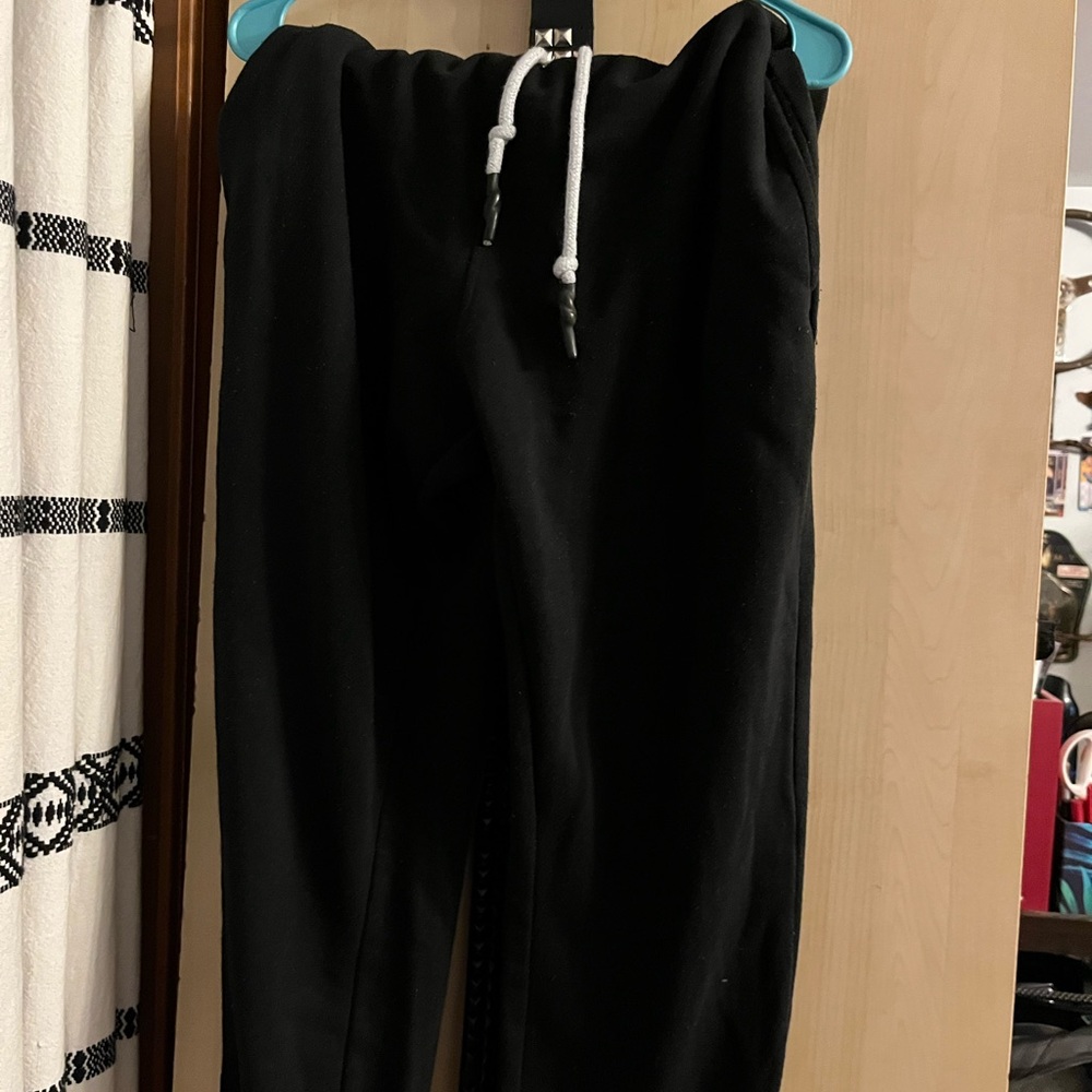 L - Embassy Apparel Sweat Pants